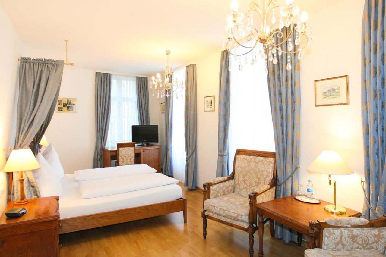 Hotel Rathausgloeckel Баден-Баден Экстерьер фото