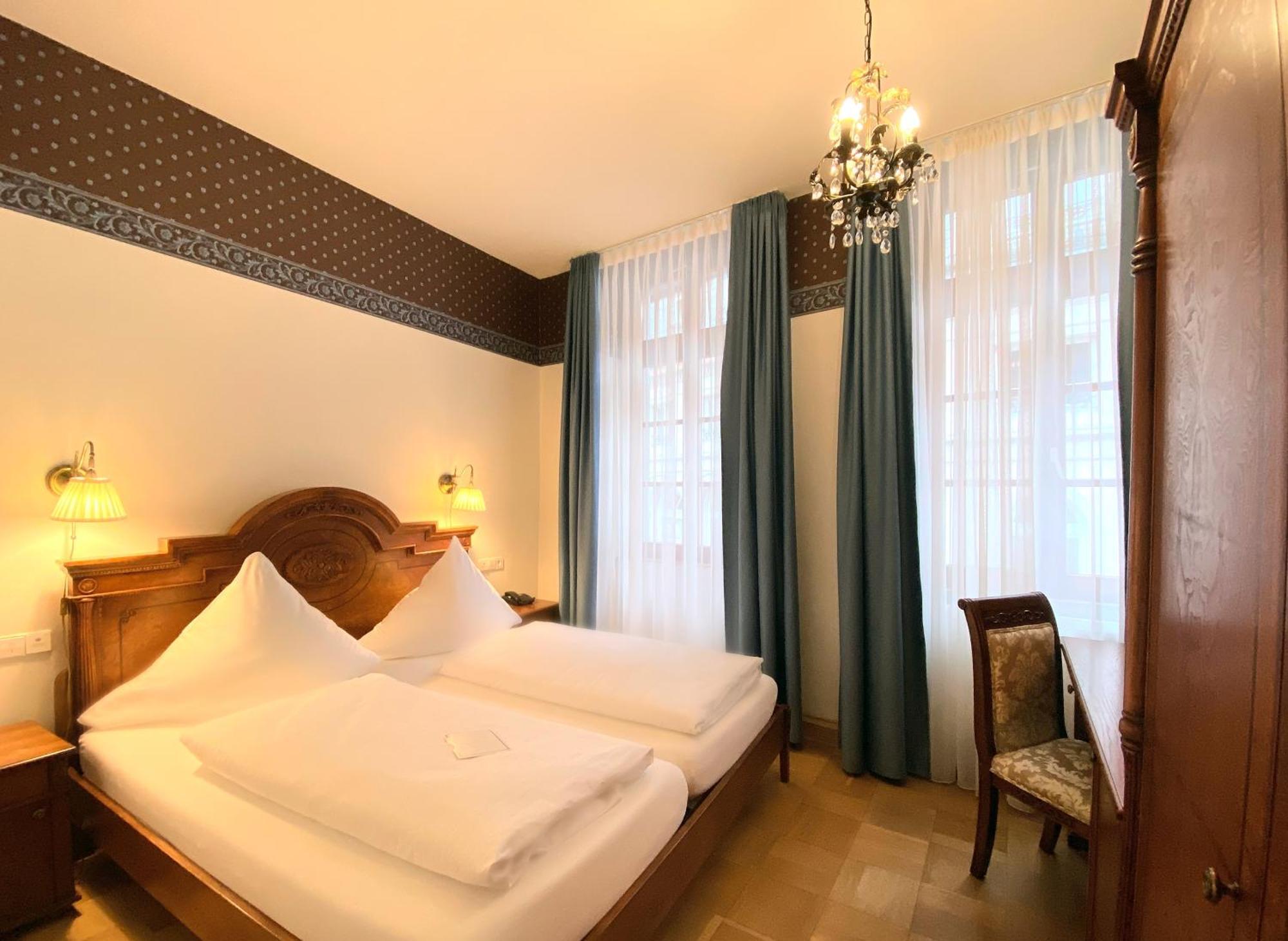 Hotel Rathausgloeckel Баден-Баден Номер фото